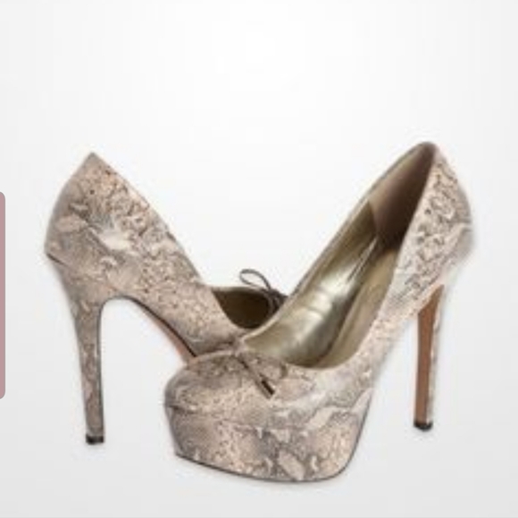 Jessica Simpson Shoes - Jessica Simpson wallin pumps